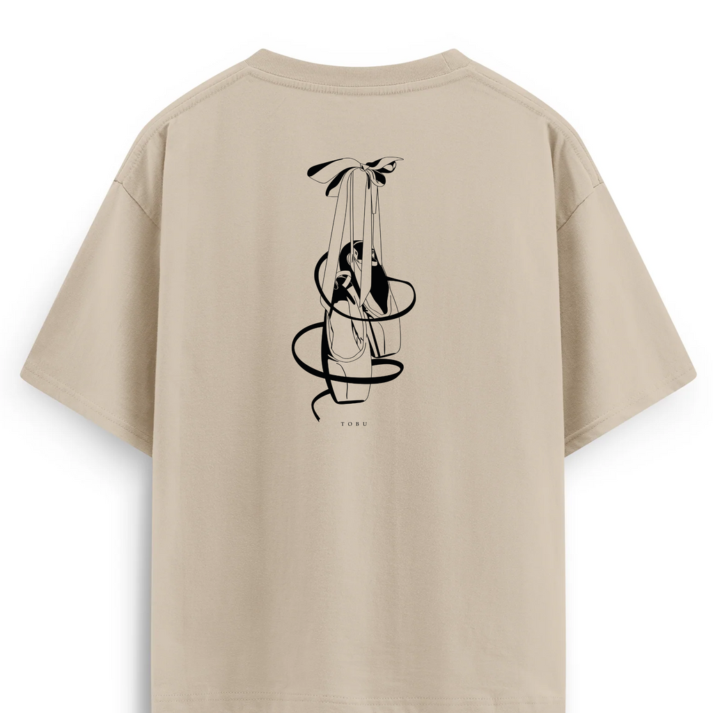 Oversize T-shirt / Tobu Studio / Balerin
