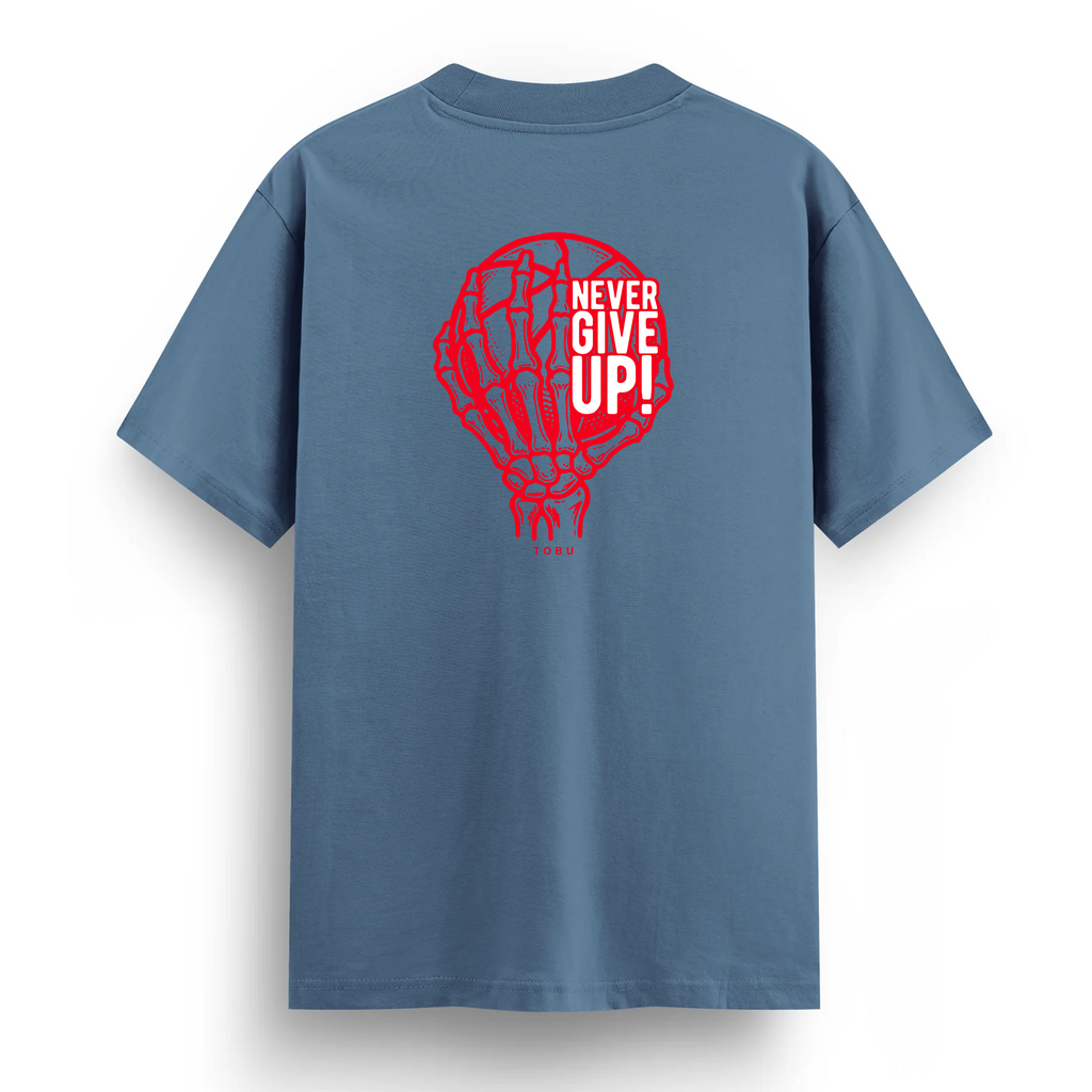 Regular T-shirt / Never GIVE UP