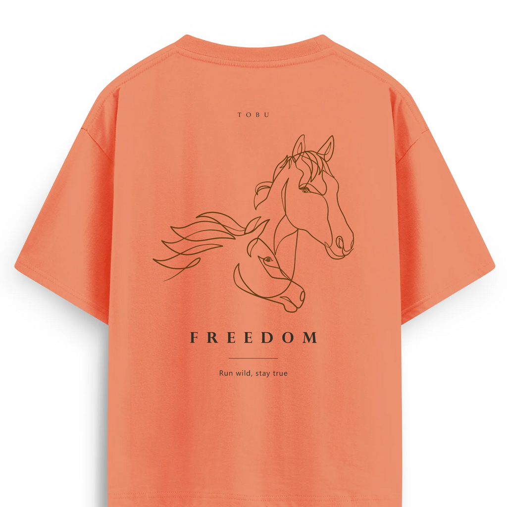 Oversize T-shirt / Instinct / Freedom